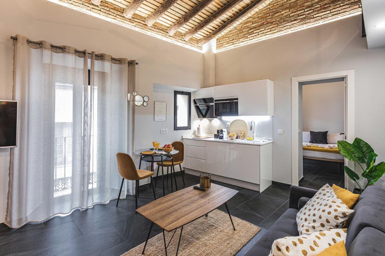 Apartamentos Caceres Central Suites Dış mekan fotoğraf